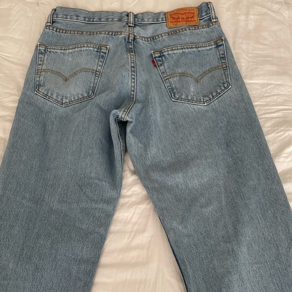 Classic Levi’s 550 Jeans - Picture 2 of 4